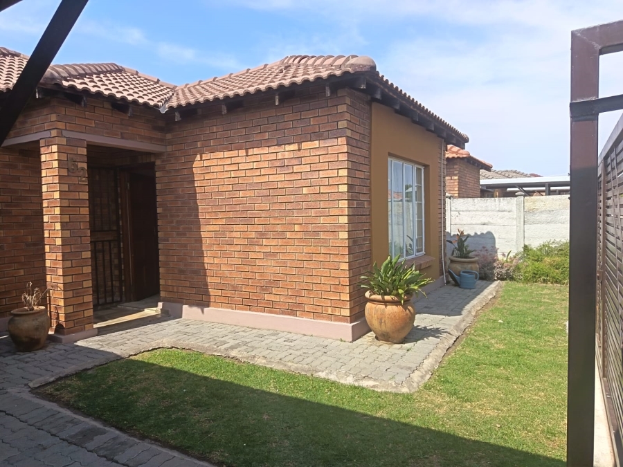 3 Bedroom Property for Sale in Waterval East North West